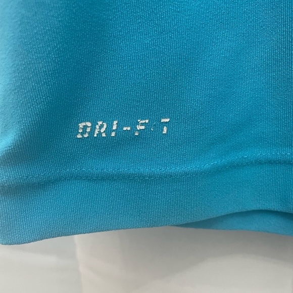 Women’s Nike Tank Top - Picture 3 of 3